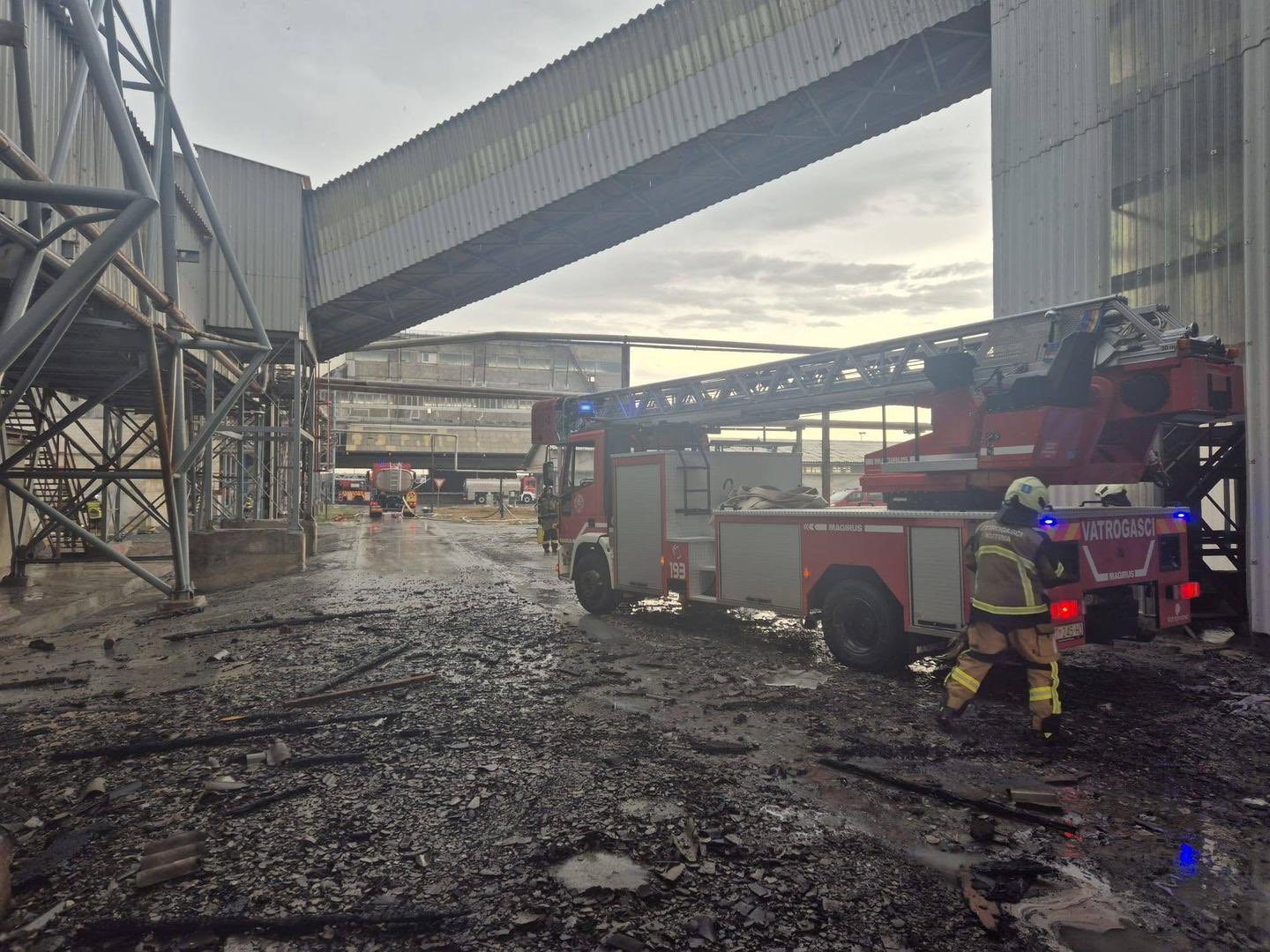 Großbrand bei Petrokemija in Kutina – Feuer schnell unter Kontrolle