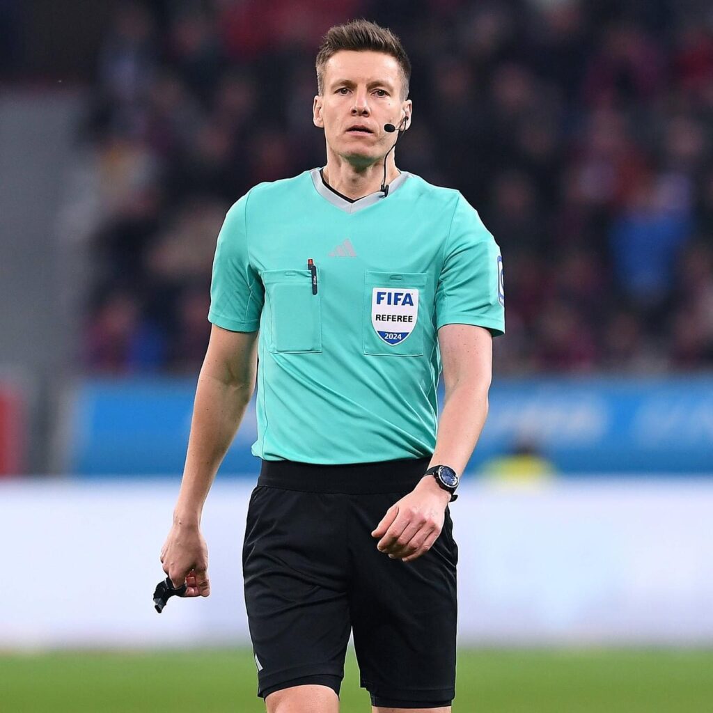 Schiedsrichter Daniel Siebert 